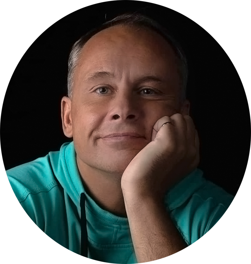 Виталий Такс, актер театра «Комедианты», руководитель Санкт-Петербургского Доброго театра. Правообладатель визуальных материалов в статье: проект ТЕАТРБЕЗГРАНИЦ.