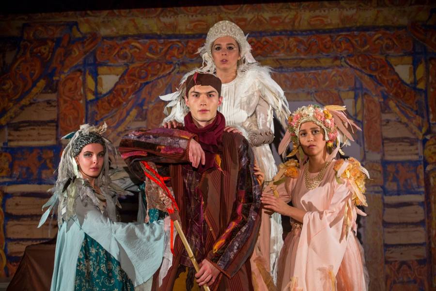 Спектакль по пьесе-мистерии Н. К. Рериха «Милосердие» в Музее-институте семьи Рерихов. Фото: roerich.spb.ru.