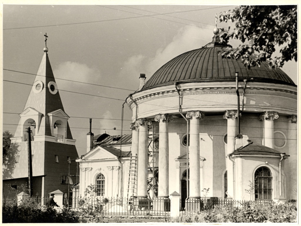 Троицкая церковь «Кулич и Пасха» (фото 1960 г). Правообладатель: Храм Святой Живоначальной Троицы, vk.com/hram_kulich_i_pasha. Троицкая церковь «Кулич и Пасха» (1960). Правообладатель: Храм Святой Живоначальной Троицы, vk.com/hram_kulich_i_pasha.