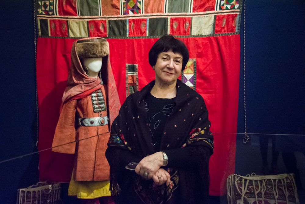 Наталья Моисеевна Калашникова, куратор выставки, заведующей отделом этнографии народов Белоруссии, Украины и Молдавии Российского этнографического музея Наталья Моисеевна Калашникова, куратор выставки, заведующей отделом этнографии народов Белоруссии, Украины и Молдавии Российского этнографического музея