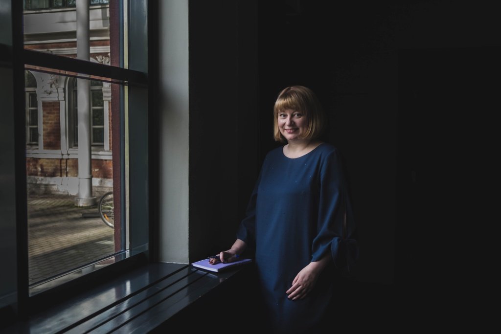 За время работы в театре Ольга Николаевна была и билетером, и кассиром, и костюмером. Фото: Ирина Иванова. 