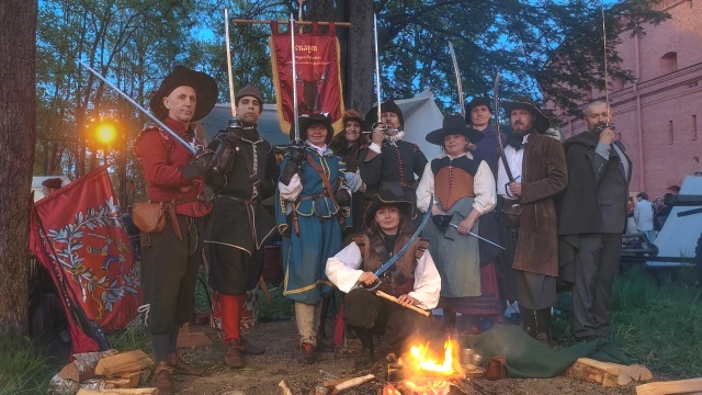 Студия европейского историко-сценического фехтования «Силуэт». Источник: vk.com/hemaexhibit. Правообладатель: vk.com/hemaexhibit. Студия европейского историко-сценического фехтования «Силуэт». Источник: vk.com/hemaexhibit. Правообладатель: vk.com/hemaexhibit.