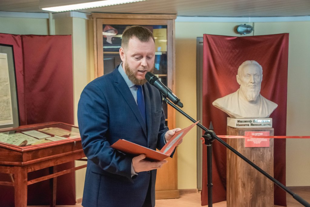 Заместитель председателя комитета поместного самоуправления по межнациональным и межконфессиональным отношениям Ленинградской Области Андрей Михайлович Панов Заместитель председателя комитета поместного самоуправления по межнациональным и межконфессиональным отношениям Ленинградской Области Андрей Михайлович Панов