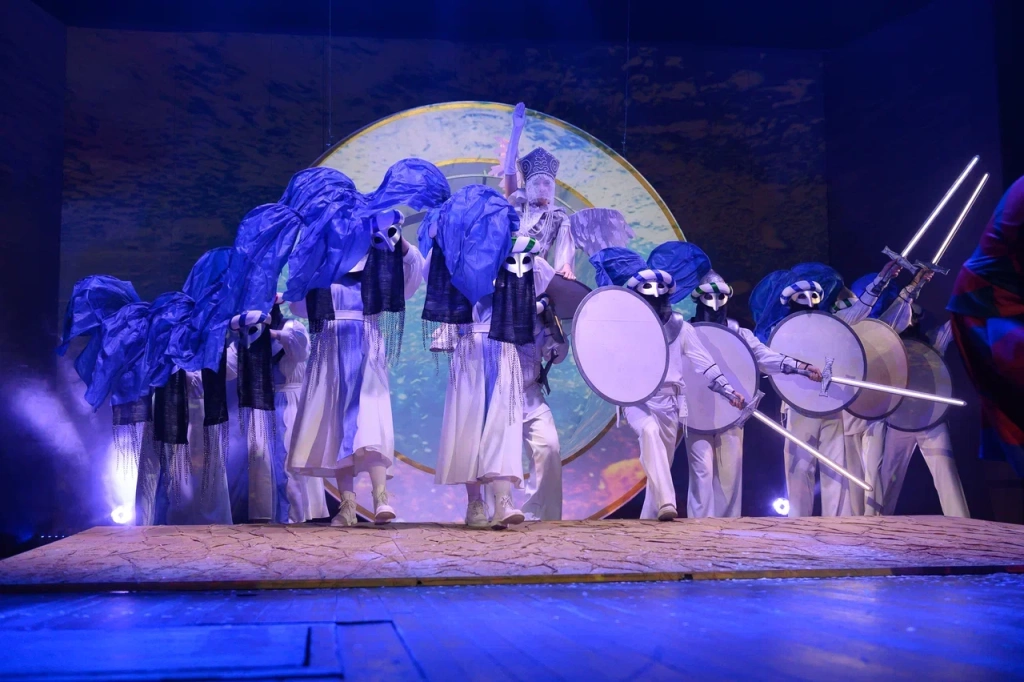 «Сказка о царе Салтане» Томского ТЮЗа. 