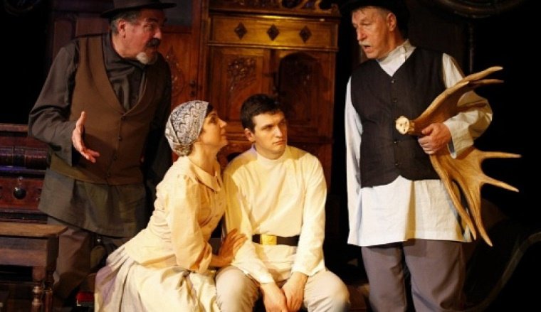 Фестиваль LOFT 2019. Сцена из спектакля «Первая любовь» самарского Театра драмы «Камерная сцена». Источник: vk.com/loftfest2021vo. Правообладатель: оргкомитет фестиваля.