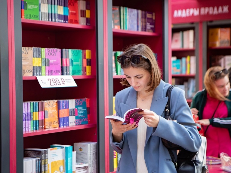«Летние книжные аллеи». Источник: vk.com/bookswalks. Правообладатель: vk.com/bookswalks. «Летние книжные аллеи». Источник: vk.com/bookswalks. Правообладатель: vk.com/bookswalks.