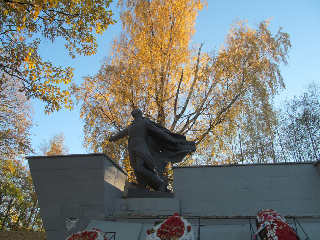Памятник Подвиг в поселке Мартышкино. Фотография предоставлена музеем.