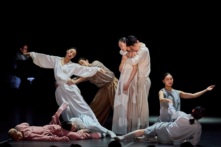 Китайский Театр танца Си Син. Балет «Весна священная». Автор: Михаил Вильчук. Фото предоставлено пресс-службой фестиваля «Дягилев. P.S.». Правообладатель: Оргкомитет фестиваля. 