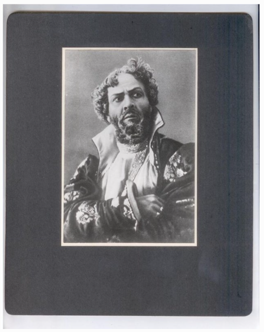 Фёдор Шаляпин в роли Бориса в опере «Борис Годунов» композитора Модеста Мусоргского в 1913 г. Правообладатель: Государственный музей А.М. Горького, goskatalog.ru. Федор Шаляпин в роли Бориса в опере «Борис Годунов» в 1913 г. Фото: Государственный ордена Почета музей А.М. Горького, goskatalog.ru.