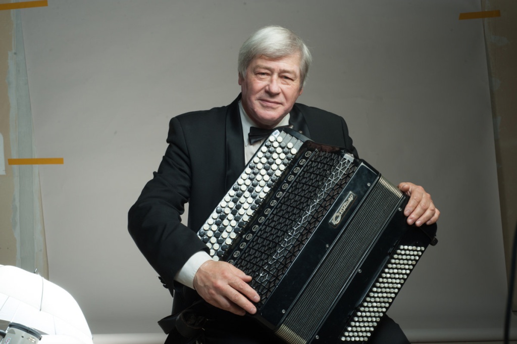 Выступает Виктор Дукальтетенко. Правообладатель: пресс-служба СПб ГБУК «Петербург-концерт».