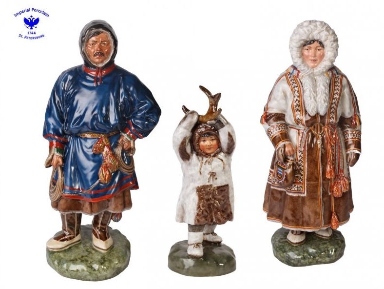 Ненцы. Скульптор А.А. Данилов, фарфор, ручная надглазурная полихромная роспись, ИФЗ, 2012 г.