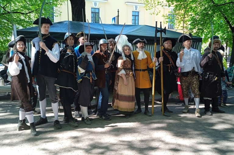 День фехтовальщика. Источник: vk.com/album-6957974_291708847. Правообладатель: vk.com/album-6957974_291708847 