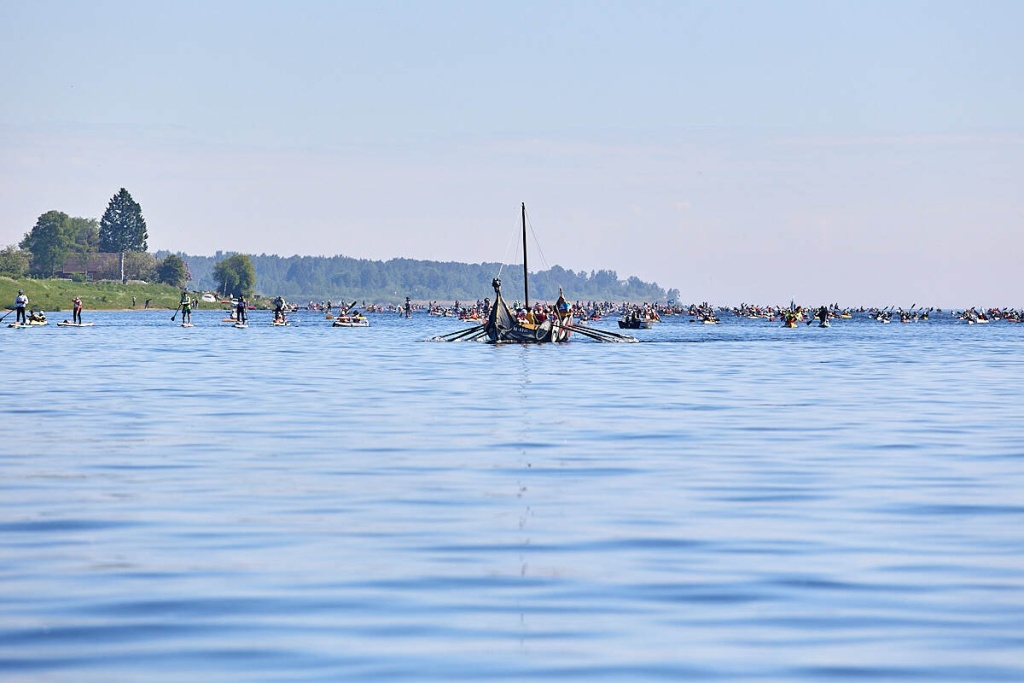 Правообладатель: petrovskiymarathon.ru.