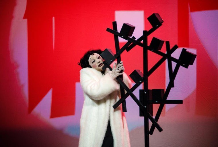 Международный театральный фестиваль Театра юных зрителей им. А.А. Брянцева (Фестиваль «Радуга») 2020. Спектакль «Сад» Театра кукол республики Карелия (Петрозаводск, Россия). Режиссер – Александр Янушкевич. Источник: fest.tyuz-spb.ru. Правообладатель: fest.tyuz-spb.ru.