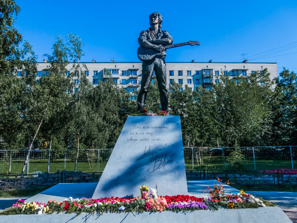 Памятник Виктору Цою. Фото: Ирина Иванова Виктор Цой_памятник_Ветеранов_Ирина Иванова 04.jpg