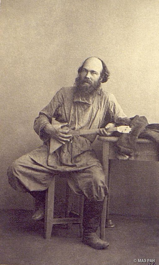 Вильям Каррик. Балалаечник. Правообладатель: МАЭ РАН, collection.kunstkamera.ru.