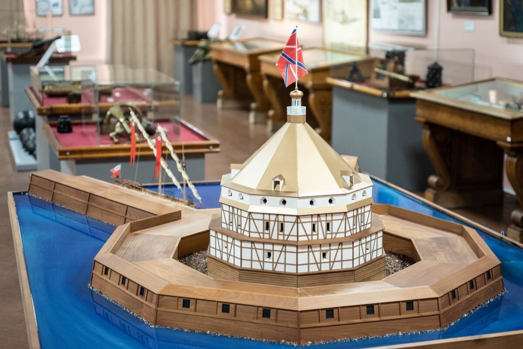 Экспозиция «Кронштадтская крепость». Правообладатель: ЦВММ, navalmuseum.ru. Экспозиция «Кронштадтская крепость». Правообладатель: ЦВММ, navalmuseum.ru.
