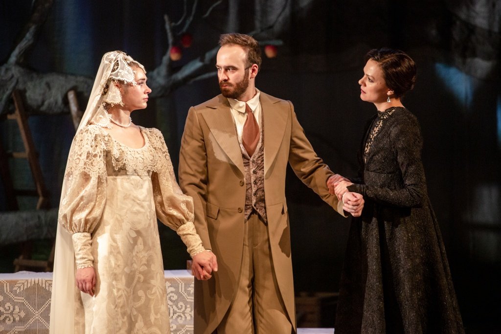 Алексей Толстой написал "Касатку" в 1916 году, с тех пор она не сходит с театральных сцен страны. Фото: Юлия Кудряшова.