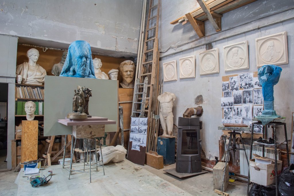 На фото: мастерская скульптора Марии Третьяковой. Фото: Ирина Иванова sculp Maria 2023 irina ivanova-9195.jpg