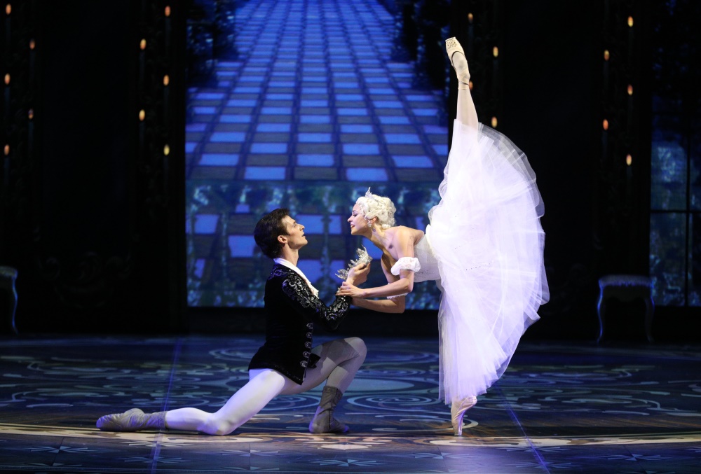 Фото: mikhailovsky.ru. cinderella_28.jpg