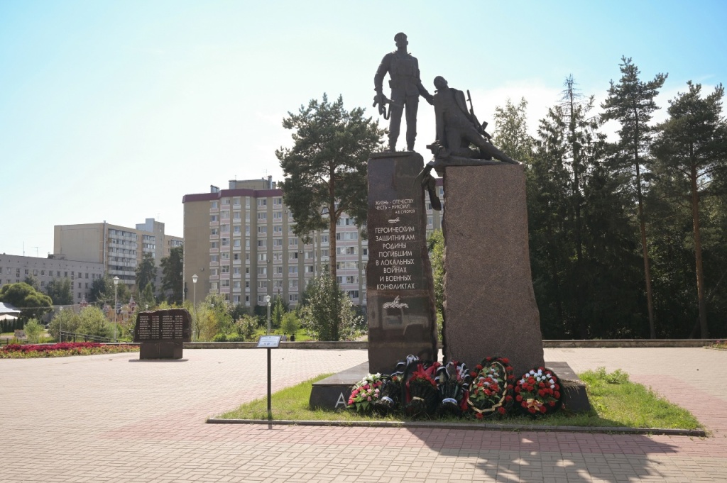 Памятник воинам-интернационалистам в Сертолово. Правообладатель: Администрация Сертолово, mosertolovo.ru. Памятник воинам-интернационалистам в Сертолово. Администрация Сертолово, mosertolovo.ru.
