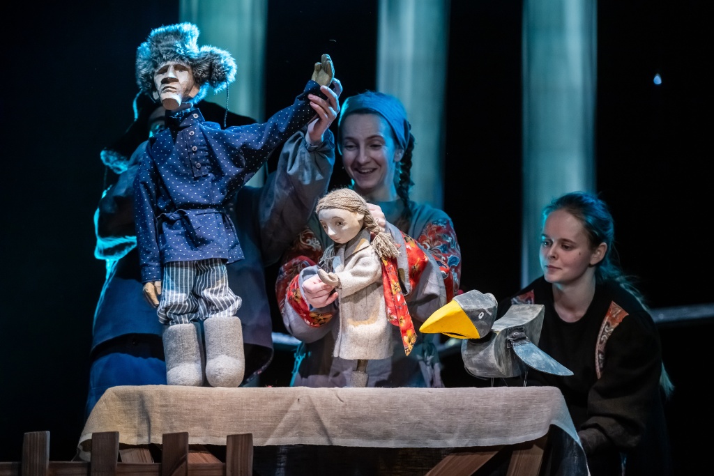 Правообладатель: театр марионеток им. Е.С. Деммени.