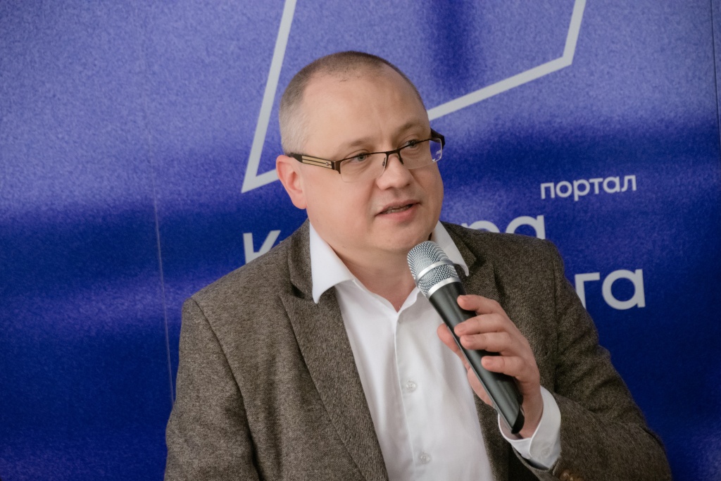 Игорь Сергеевич Думенко, директор Государственного музея – культурного центра «Интеграция» им. Н.А. Островского. Фото: Ирина Иванова.