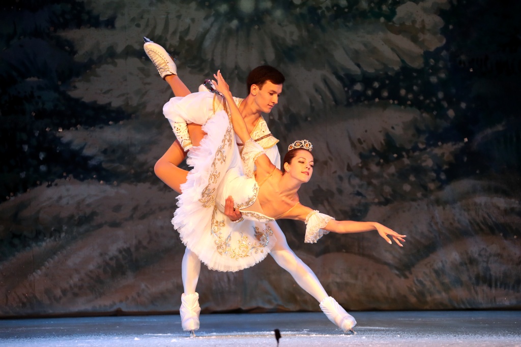 Сцена из балета «Щелкунчик». Правообладатель: Государственный балет льду Санкт-Петербурга.