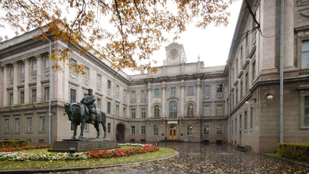 Памятник Александру III.jpg