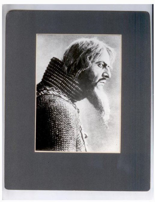 Певец в роли Ивана Грозного в опере «Псковитянка» в 1911 г. Правообладатель: Государственный музей А.М. Горького, goskatalog.ru. Федор Шаляпин в роли Ивана Грозного в опере «Псковитянка» в 1911 г. Фото: Государственный ордена Почета музей А.М. Горького, goskatalog.ru.