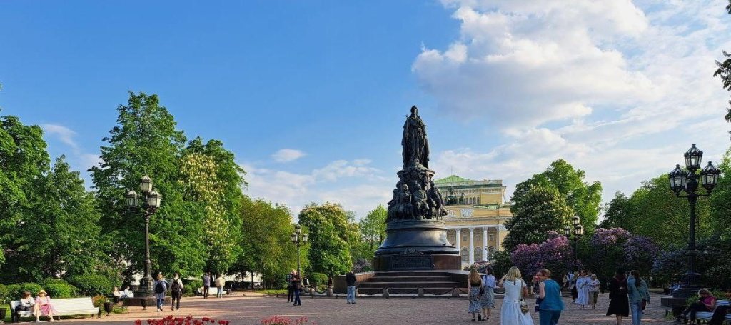 Площадь Островского Площадь Островского