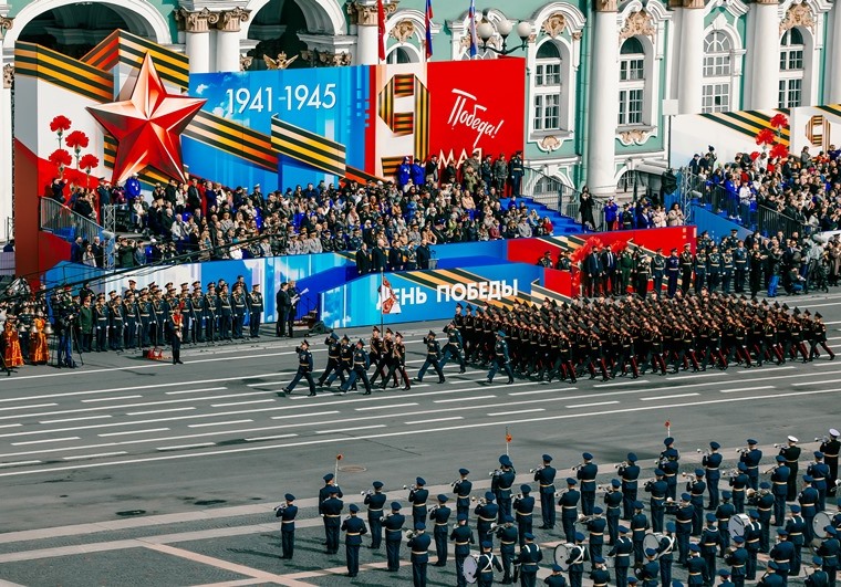 Военный парад на Дворцовой площади. Источник: gov.spb.ru. Правообладатель: gov.spb.ru. 