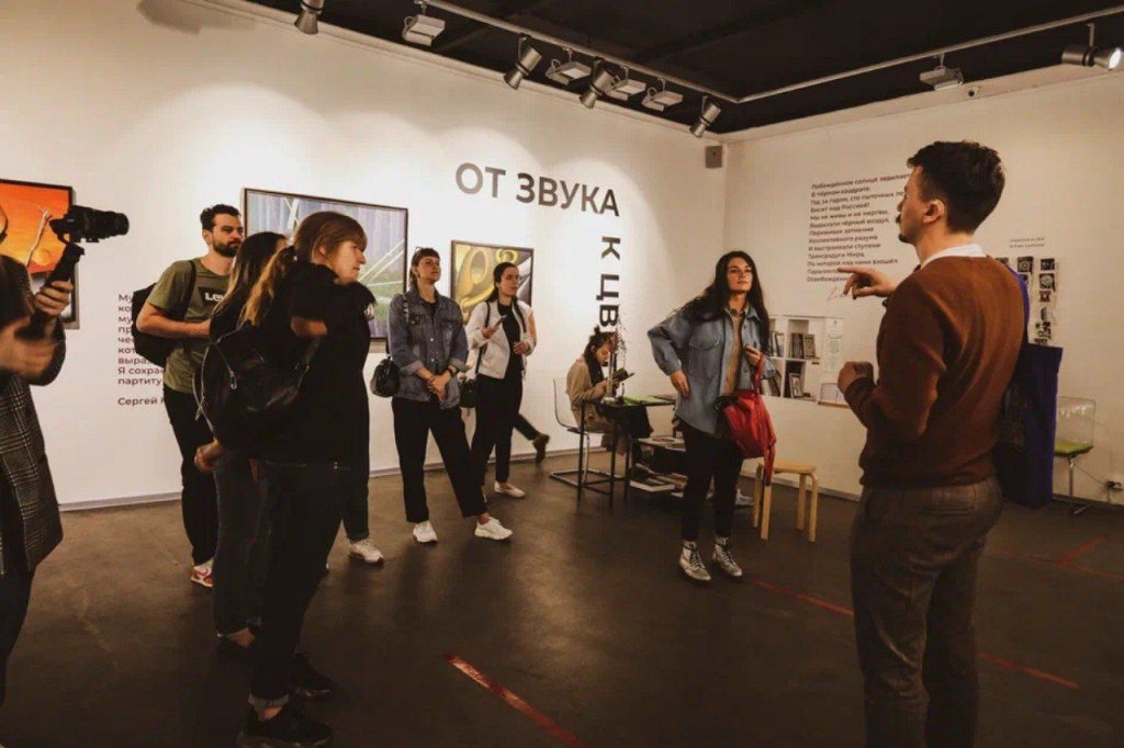 Правообладатель: Образовательный центр «Языки без границ», vk.com/azbukaiskusstva. https://vk.com/azbukaiskusstva