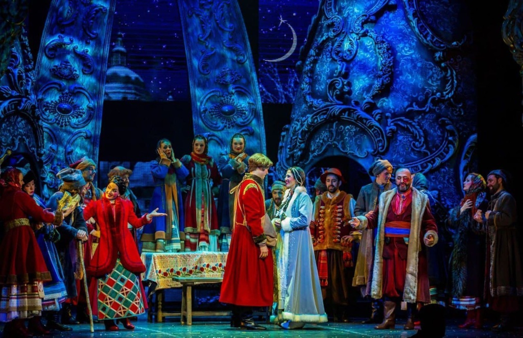 Сцена из оперы «Черевички». Источник: spbopera.ru. Правообладатель: Санктъ-Петербургъ опера. xbvh3m5f0rnpyvnr9wg4stml8crse99p.jpg