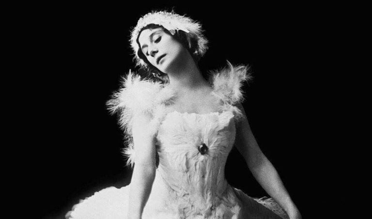 Анна Павлова в костюме «Умирающего лебедя». Источник: cdn.culture.ru. Правообладатель: cdn.culture.ru.