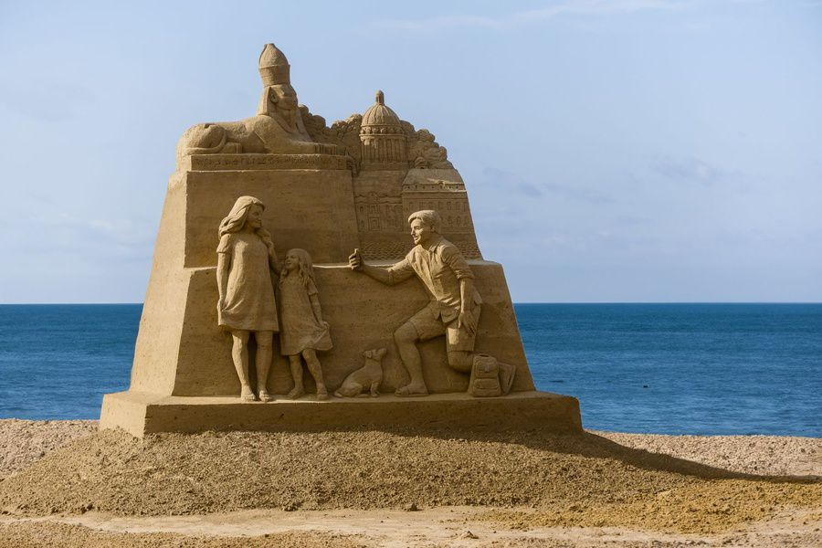 Правообладатель: visit-petersburg.ru.