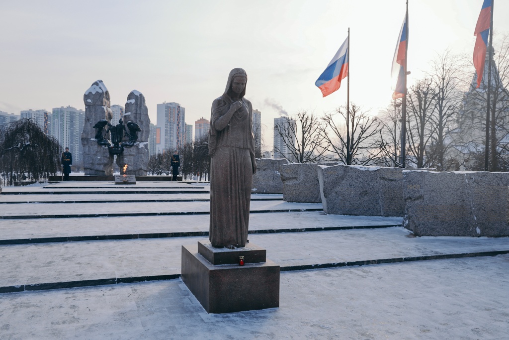Мемориал воинам-интернационалистам, погибшим в Афганистане в 1979–1988 годах. Правообладатель: Правительство Санкт-Петербурга, gov.spb.ru. Правообладатель: Правительство Санкт-Петербурга, gov.spb.ru.