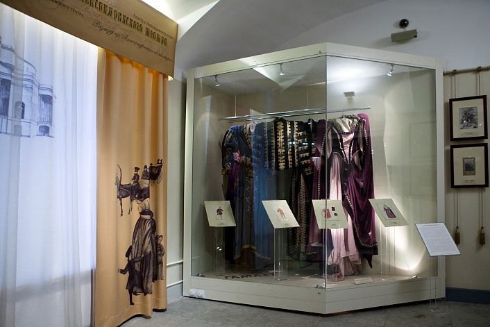 Фото: alexandrinsky.ru / Костюмы и эскизы к спектаклю «Гамлет» В. Шекспира (режиссёр — Г. М. Козинцев, художник — Н. И. Альтман, 1954 г.)