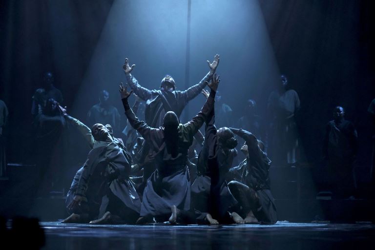 Театр танца «Вуяни» (Vuyani Dance, ЮАР). Источнико: danceopen.com/ru. Правообладатель: оргкомитет фестиваля. Театр танца «Вуяни» (Vuyani Dance, ЮАР). Источник: danceopen.com/ru. Правообладатель: оргкомитет фестиваля.