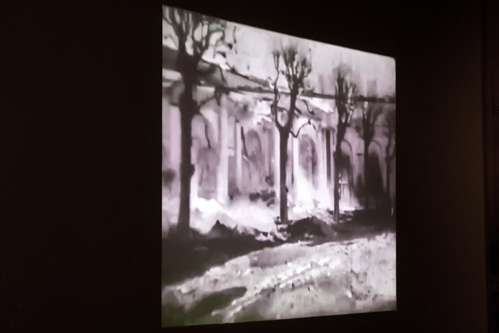 Следы ужасного пожара, погубившего дворец зимой 1944 года. 