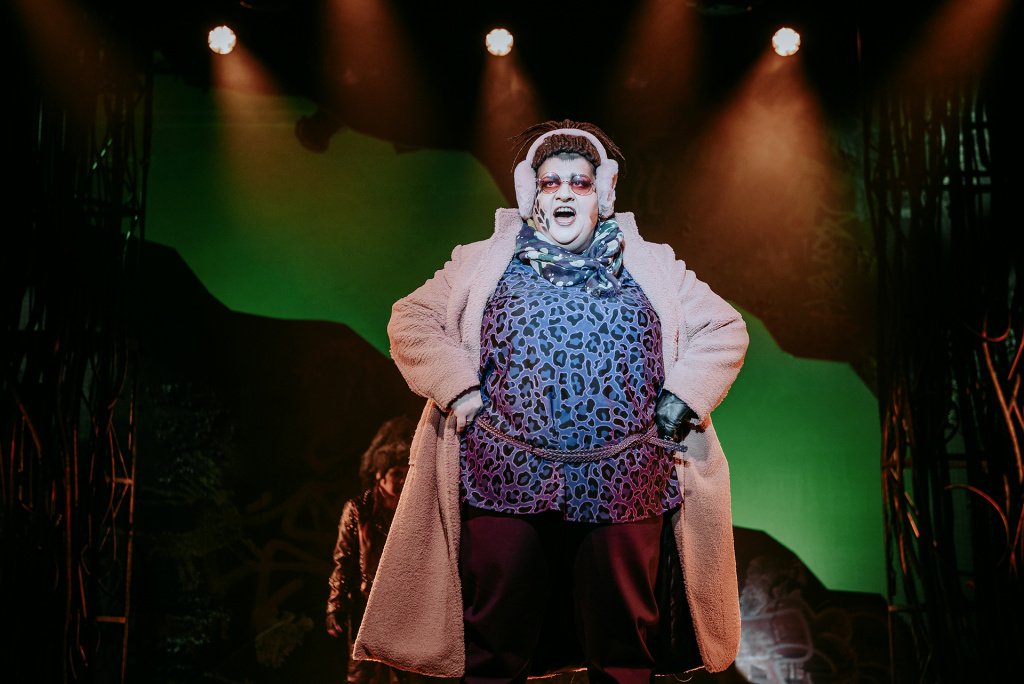 Роль Балу исполнила Манана Гогитидзе — лауреат премий «Золотая маска», внучка знаменитого композитора Андрея Петрова. Фото предоставлено пресс-службой Театра Эстрады. Роль Балу исполнила Манана Гогитидзе — лауреат премий «Золотая маска», внучка знаменитого композитора Андрея Петрова. Фото предоставлено пресс-службой Театра Эстрады.