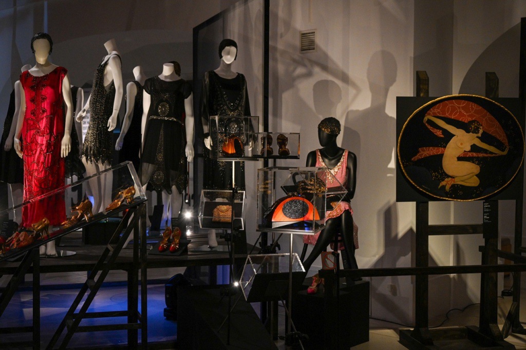 «Упакованные грёзы. Мода ар-деко из собрания Государственного Эрмитажа и коллекции Назима Мустафаева».