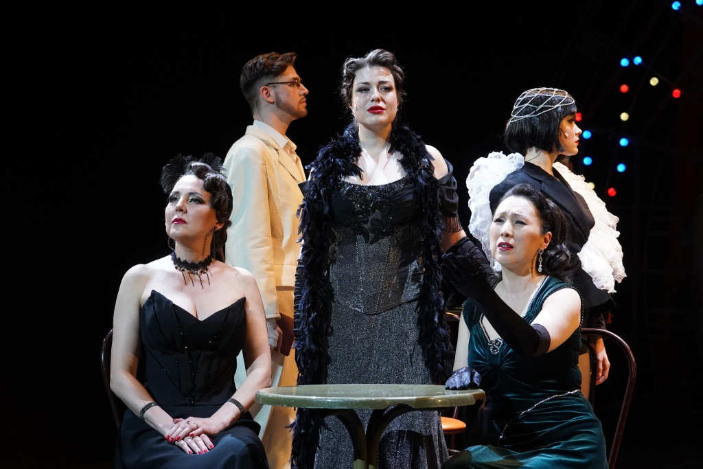 7. Игра в классики. Фото Виктора Васильева.JPG