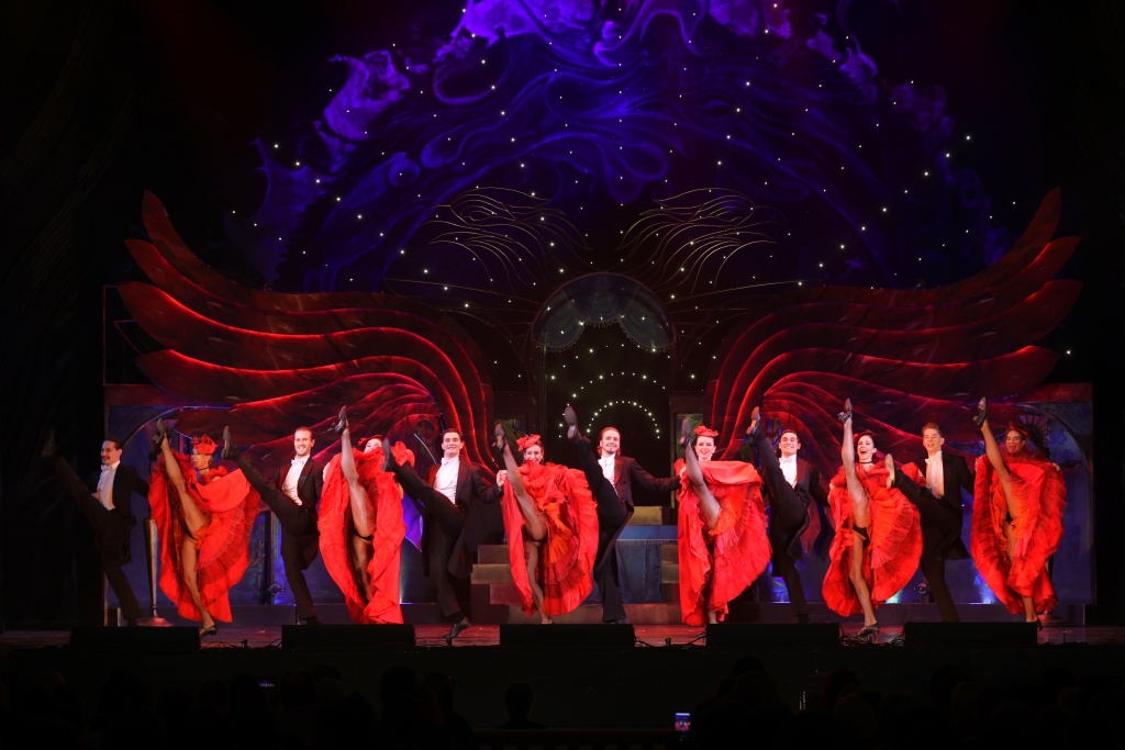 Правообладатель: Театр музыкальной комедии. 