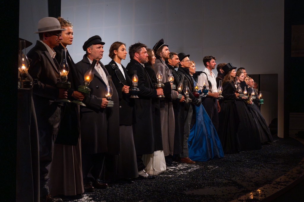 Заговоренный БДТ: в Петербурге прошли гастроли «Красного факела».