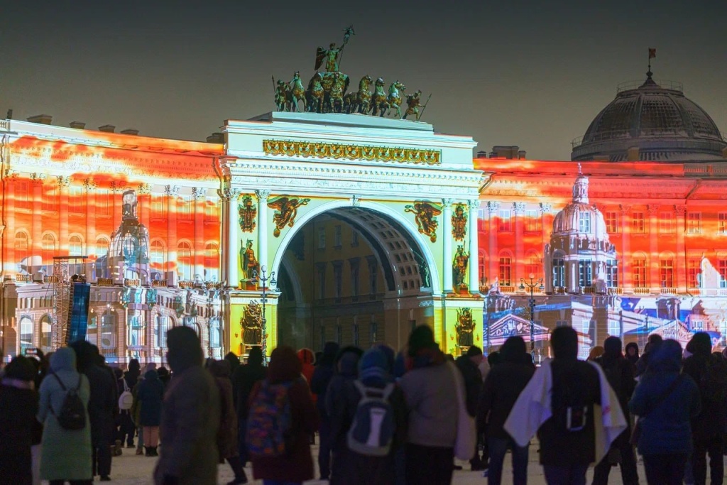 Световое шоу на Дворцовой площади. 