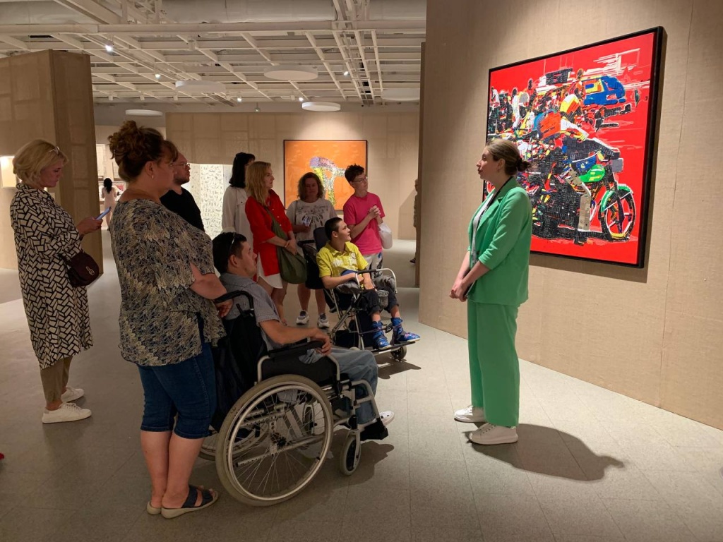 Участники проекта «Многомерность культуры» во время культурного похода. Фото: Михаил Егоров / Институт культурных программ.